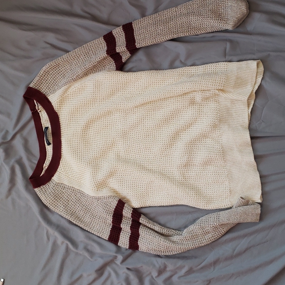 American Eagle Knit Sweater Cream and Grey Size small